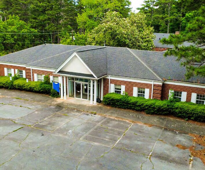 More Photos Of 2605 Ben Hill Rd, East Point Schools For Sale