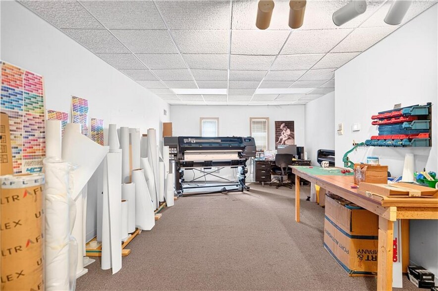 More Photos Of 453 Wall Ave, Wilmerding Office For Sale