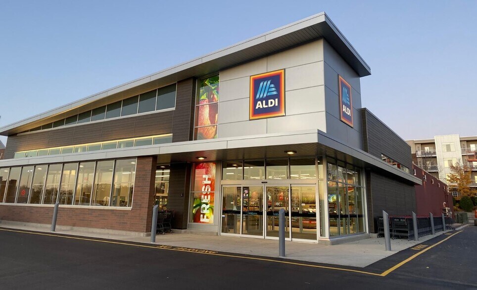 Primary Photo Of 3021-3039 E Michigan Ave, Jackson Unknown For Lease