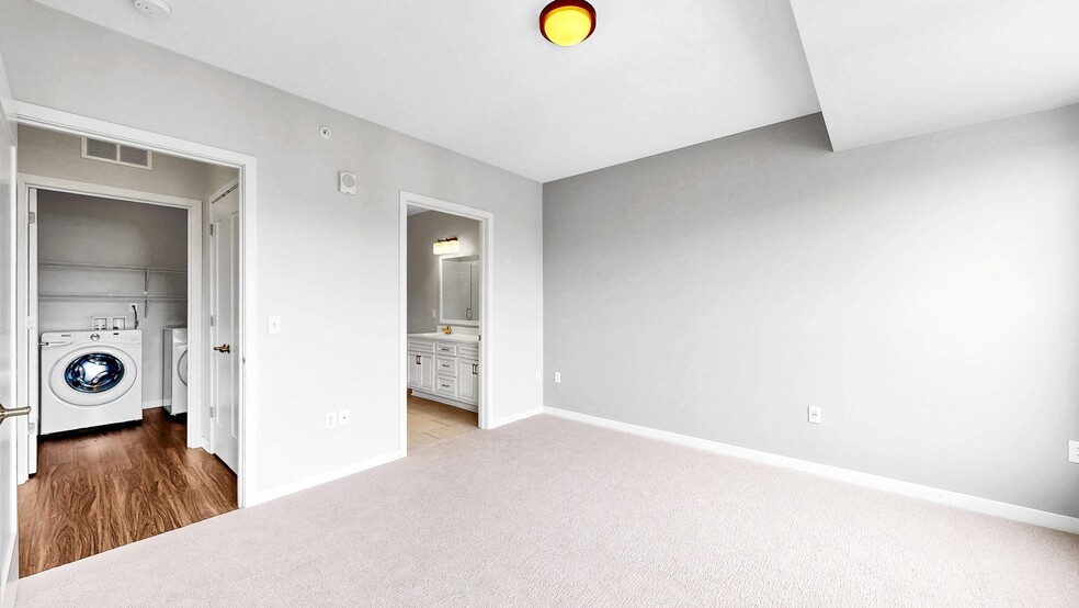 More Photos Of 1700 Plymouth Rd, Minnetonka Apartments For Lease