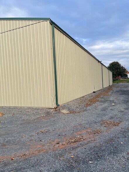 More Photos Of 1802 N Reading Rd, Stevens Unknown For Lease