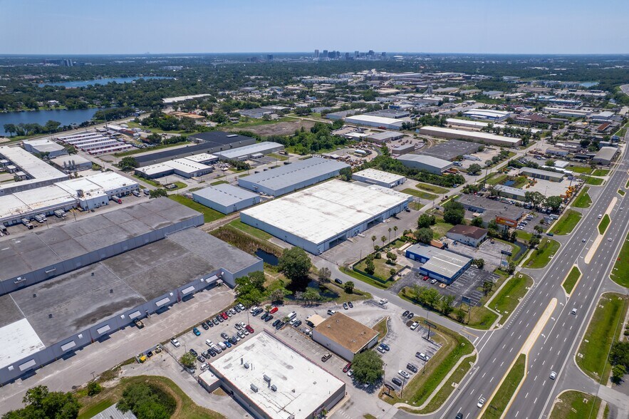 More Photos Of 2700-2716 Hazelhurst Ave, Orlando Warehouse For Lease