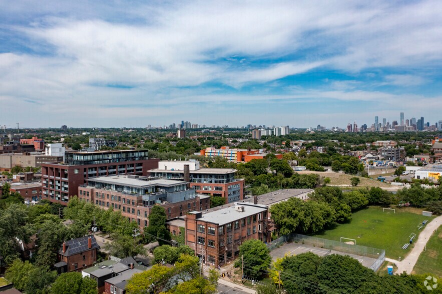 More Photos Of 345 Sorauren Ave, Toronto Office For Lease