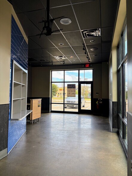 More Photos Of 5325 McPherson Blvd, Fort Worth Unknown For Lease