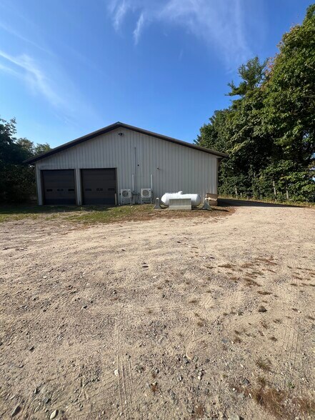 More Photos Of 12 Grays Ln, Biddeford Manufacturing For Lease