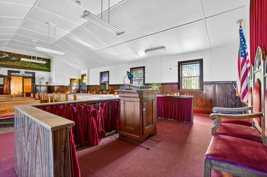More Photos Of 61 New St, Montclair Specialty For Sale