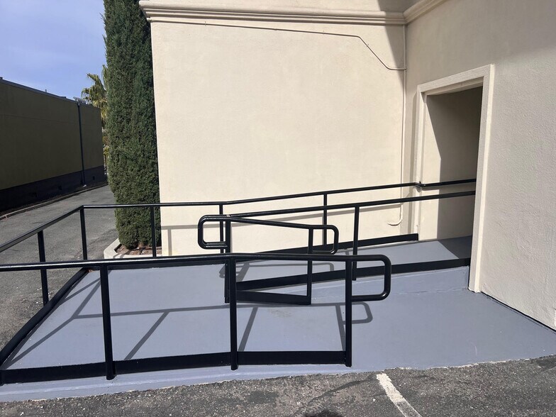 More Photos Of 101 Casa Buena Dr, Corte Madera Medical For Lease