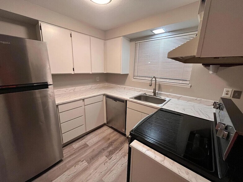 More Photos Of 2630 SE 136th Ave, Portland Apartments For Sale