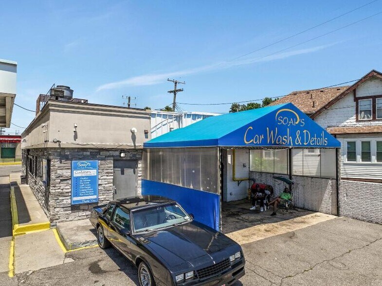 More Photos Of 13730 Livernois Ave, Detroit General Retail For Sale