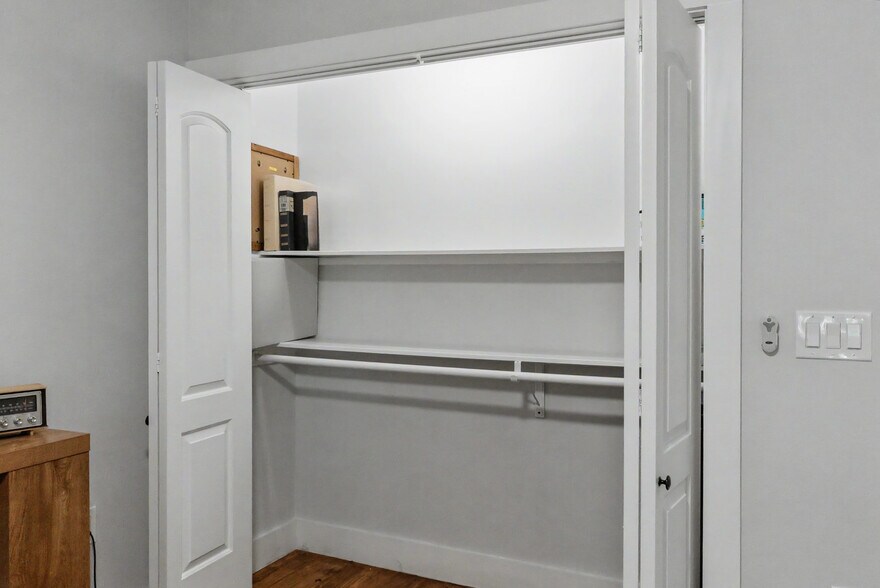 More Photos Of 2506 E Cesar Chavez St, Austin Office For Lease