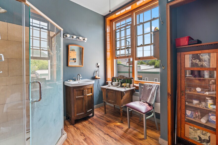 More Photos Of 500 Bridge St, Weissport Restaurant For Sale