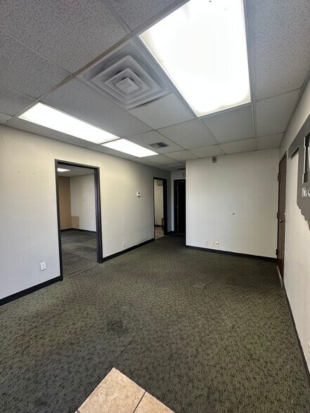 More Photos Of 200 N Falcon Dr, Oklahoma City Manufacturing For Lease