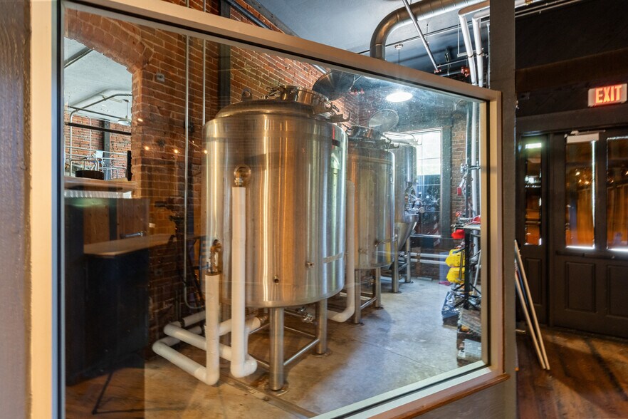 More Photos Of 509 SW G St, Grants Pass Restaurant For Sale