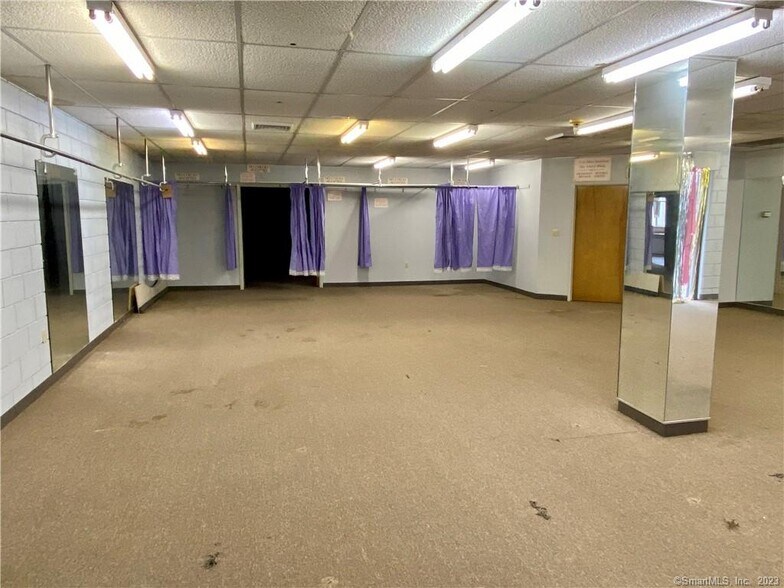 More Photos Of 295 Talcottville Rd, Vernon Storefront Retail Office For Lease