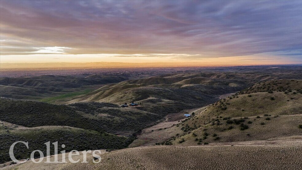 More Photos Of 1600 E Aerie Ln, Eagle Land For Sale