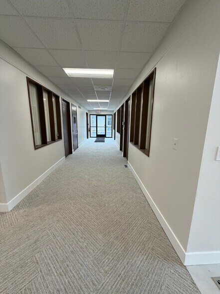 More Photos Of 25625 Southfield Rd, Southfield Office For Lease
