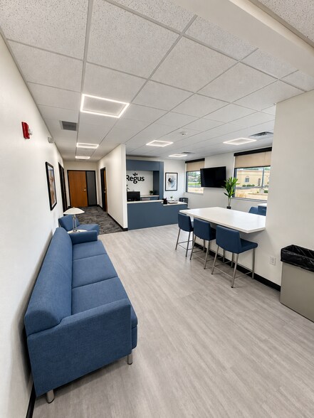 More Photos Of 310 Ohio St, Oshkosh Office For Sale