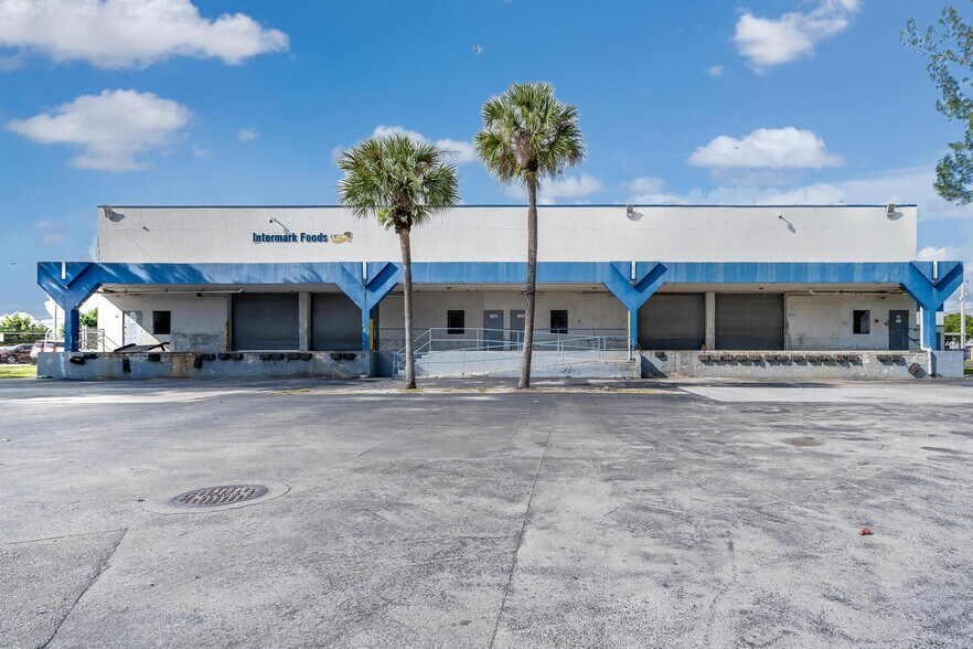 More Photos Of 9665 NW 13th St, Doral Warehouse For Lease