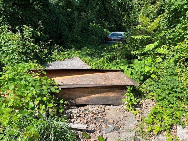 More Photos Of 639 Windsor St, Hartford Auto Repair For Sale