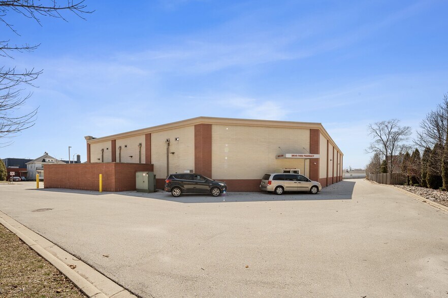 More Photos Of 1108 N 14th St, Sheboygan Drugstore For Sale