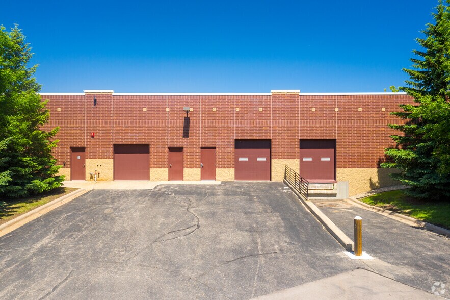 More Photos Of 2770 Blue Water Rd, Eagan Office For Sale