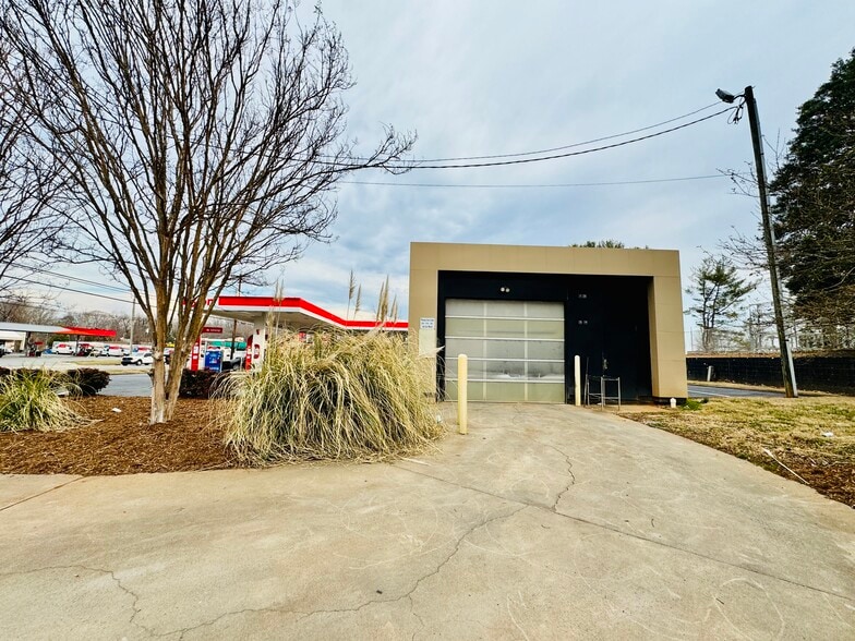 More Photos Of 1025 Burkemont Ave ave, Morganton Convenience Store For Lease