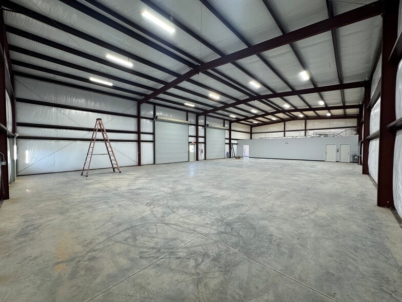 More Photos Of 107 Aerosmith Dr, Richland Light Distribution For Lease