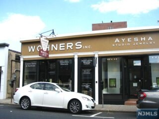 More Photos Of 21-23 N Dean St, Englewood Freestanding For Lease