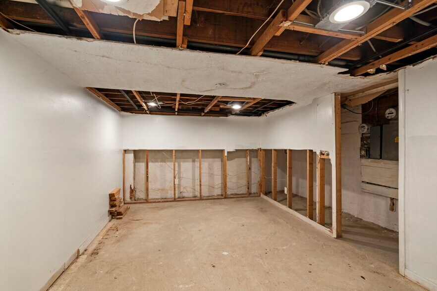 More Photos Of 4928 Marlboro Pike, Capitol Heights General Retail For Lease