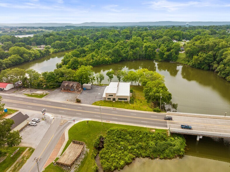 More Photos Of 410 Dinah Shore Blvd, Winchester Office Residential For Sale