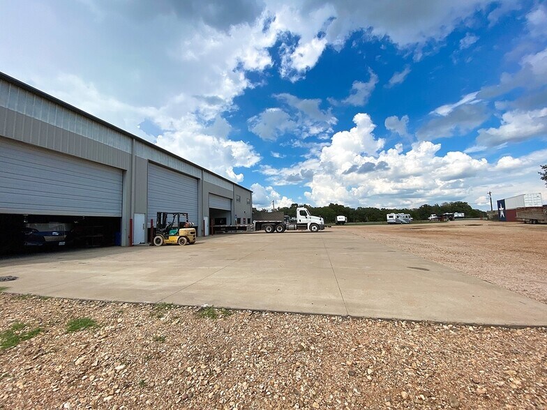 More Photos Of 3625 Highway 290 W, Brenham Warehouse For Sale