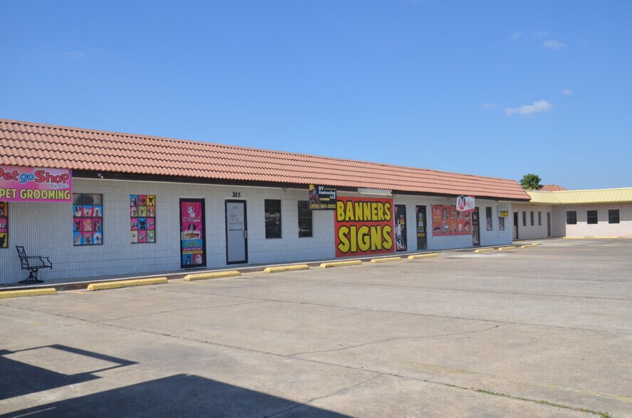 More Photos Of 315 Kings Hwy, Brownsville Storefront For Sale