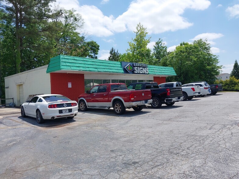 More Photos Of 4844 Lawrenceville Hwy NW, Lilburn Freestanding For Sale