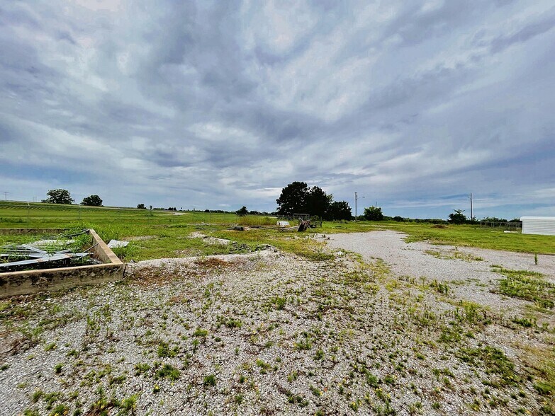 More Photos Of 120 W Peak Blvd, Muskogee Freestanding For Sale