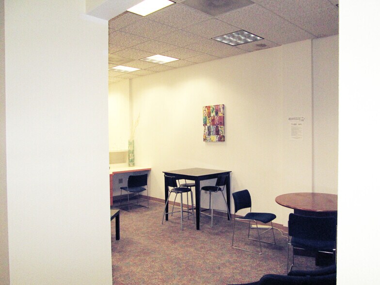 More Photos Of 533 5th St, Santa Rosa Office For Lease