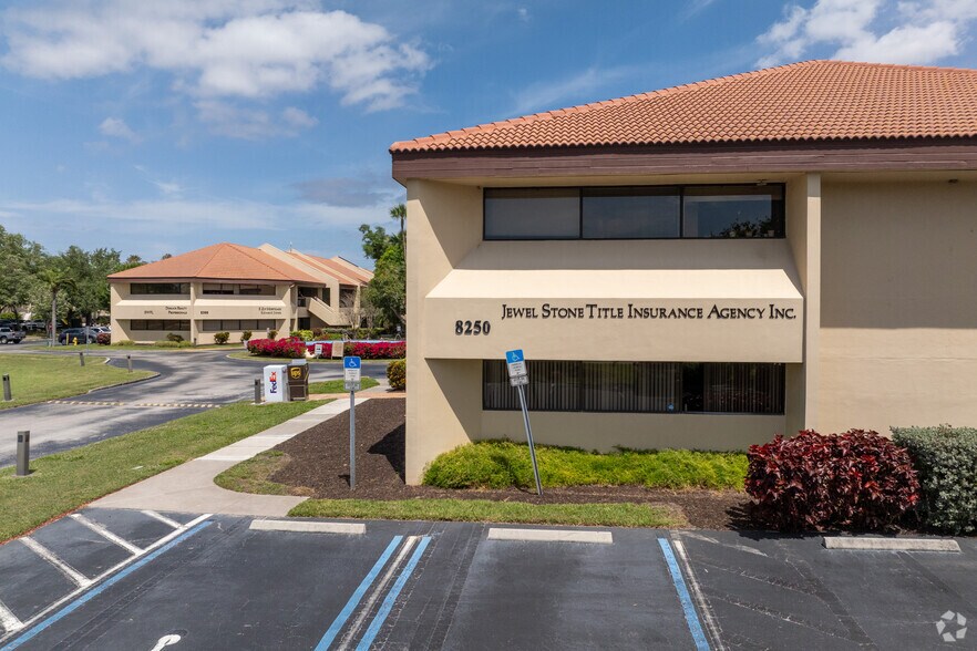 More Photos Of 8280-8300 College Pky, Fort Myers Medical For Lease