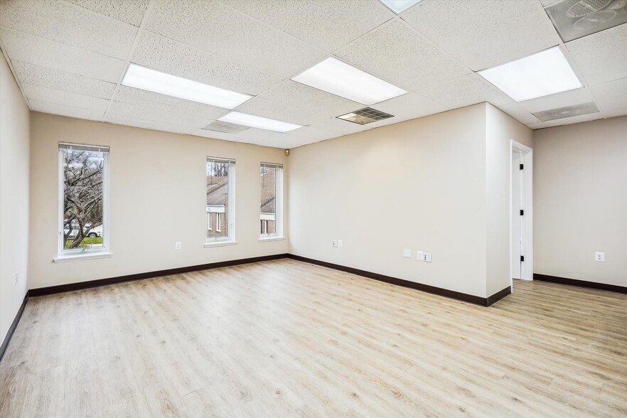 More Photos Of 9522 State Route 29, Fairfax Loft Creative Space For Sale