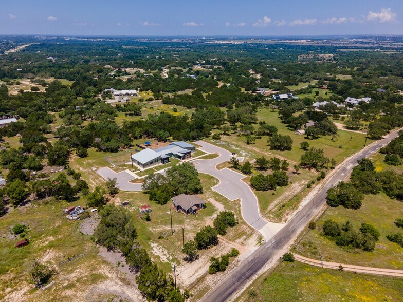 More Photos Of 1410 Live Oak Rd, Leander Showroom For Sale