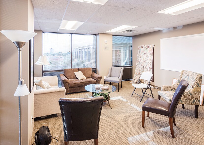 More Photos Of 4747 N 7th St, Phoenix Office For Lease