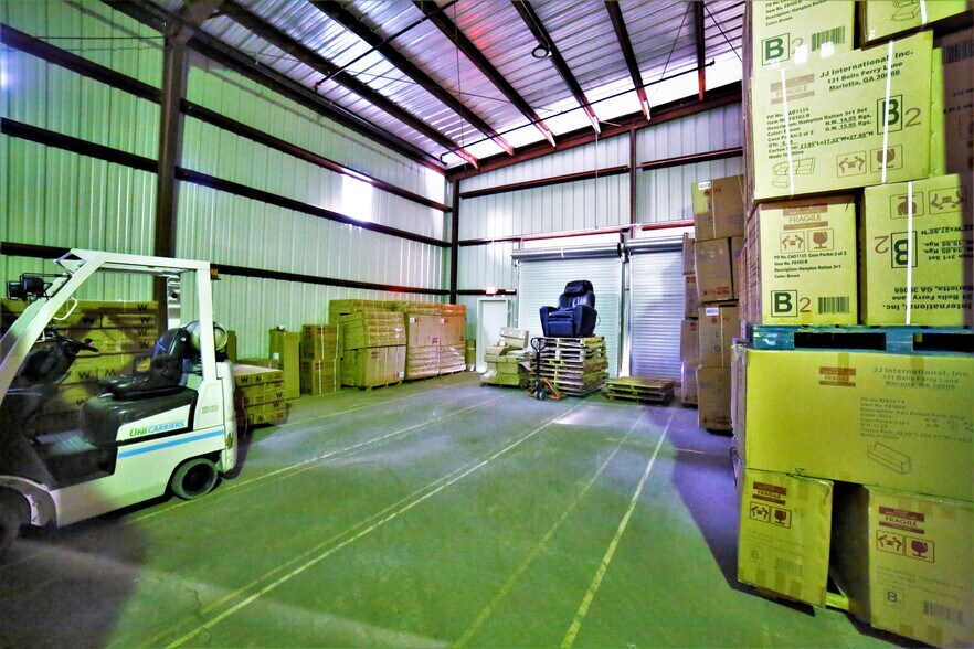 More Photos Of 121 Bells Ferry Ln, Marietta Distribution For Lease