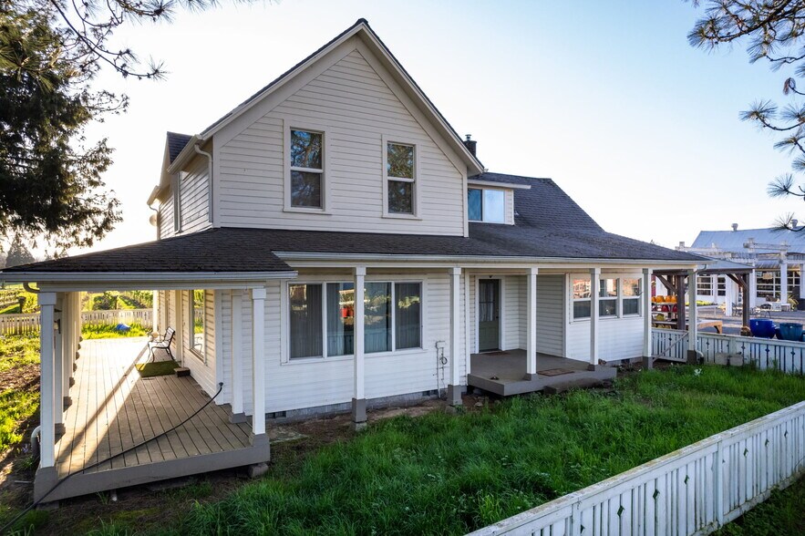 More Photos Of 7601 NW Milne Rd, Cornelius Winery Vineyard For Sale
