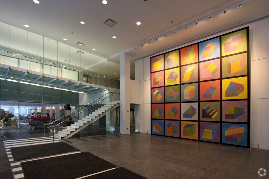 More Photos Of 800 Walnut St, Des Moines Office For Sale