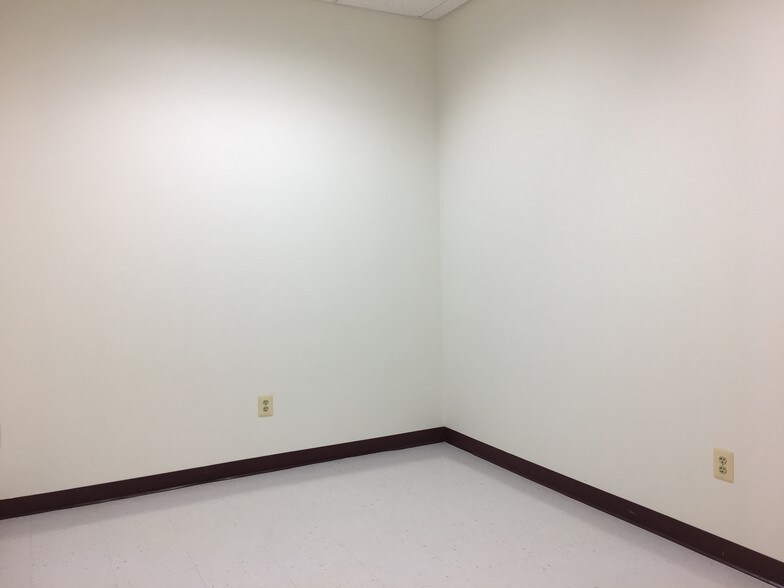 More Photos Of 491 Amwell Rd, Hillsborough Office For Sale