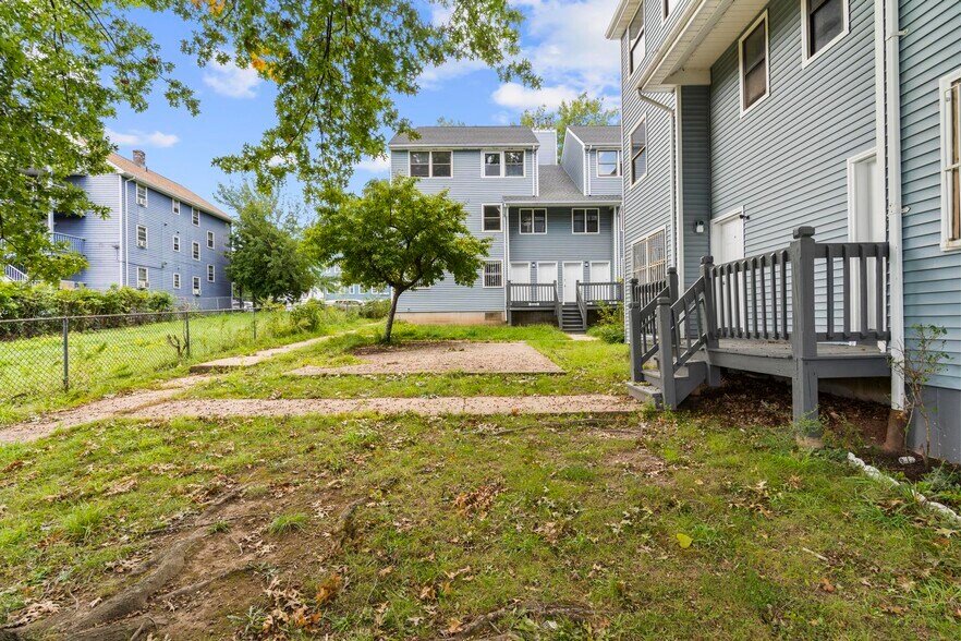 More Photos Of 270-276 Bellevue St, Hartford Apartments For Sale
