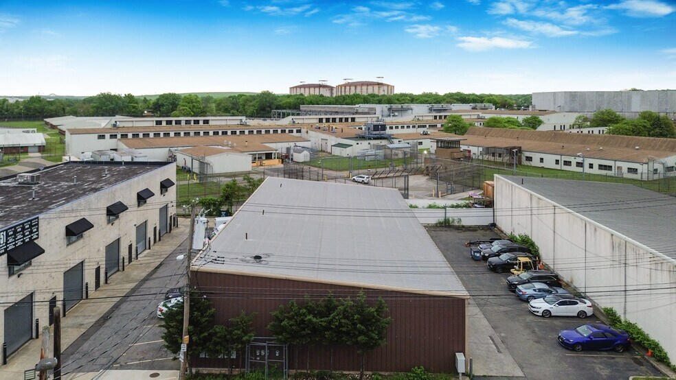 More Photos Of 141 Industrial Loop, Staten Island Warehouse For Sale