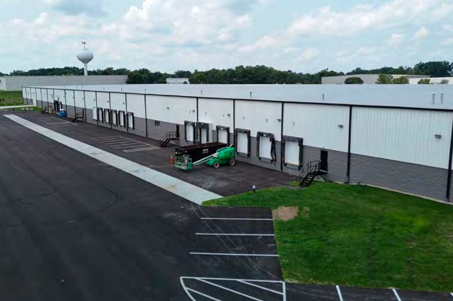 More Photos Of 119 Northeast Dr, Loveland Warehouse For Lease