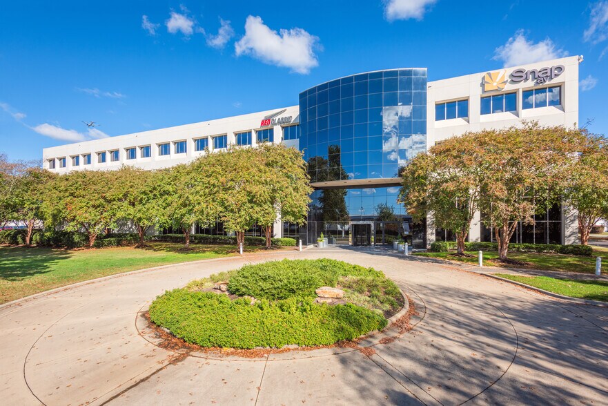 More Photos Of 1800 Continental Blvd, Charlotte Office For Lease