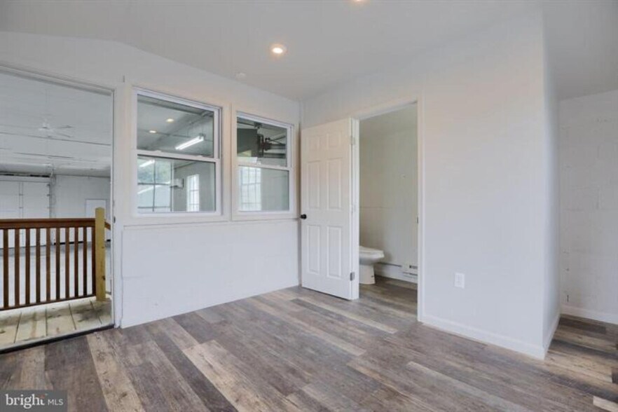 More Photos Of 936-940 Lititz Pike, Lititz Flex For Sale
