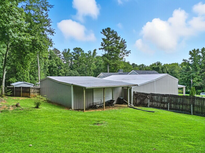 More Photos Of 84 Ledbetter Rd, Villa Rica Light Distribution For Sale