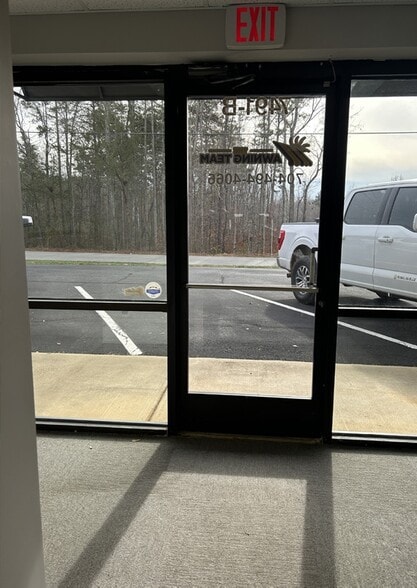 More Photos Of 7491 Hagers Hollow Dr, Denver Warehouse For Lease